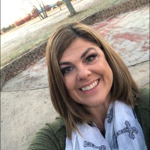 Meet your Posher, Debra